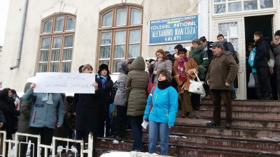 Colegiul Cuza protestează