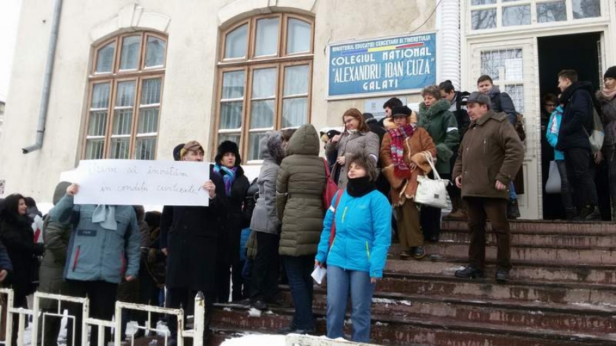 Colegiul Cuza protestează