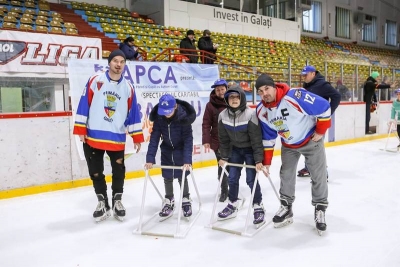 Moş Nicolae vine pe patine la Galaţi pentru copiii cu autism