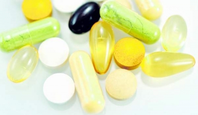 În exces, vitamina B12 produce acnee