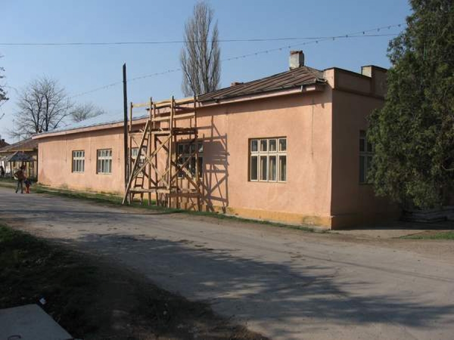 Învăţământ de secol XXI - Şcoală în clădiri vechi, fără WC-uri sau apă