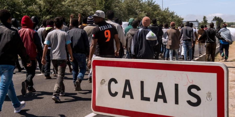 Lucrările la zidul din Calais pentru oprirea migranţilor vor începe luna aceasta