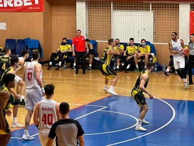 Baschetbaliştii de la CSM Galaţi, la un pas de play-off