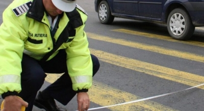 Pieton accidentat pe trecere