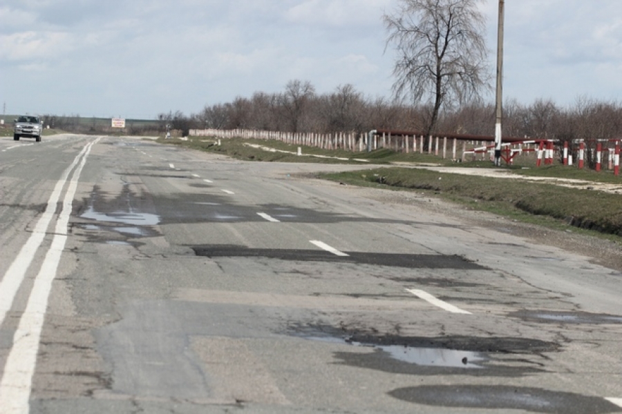 CJ Galaţi a semnat un contract de peste 2 milioane de euro pentru modernizarea unor drumuri judeţene