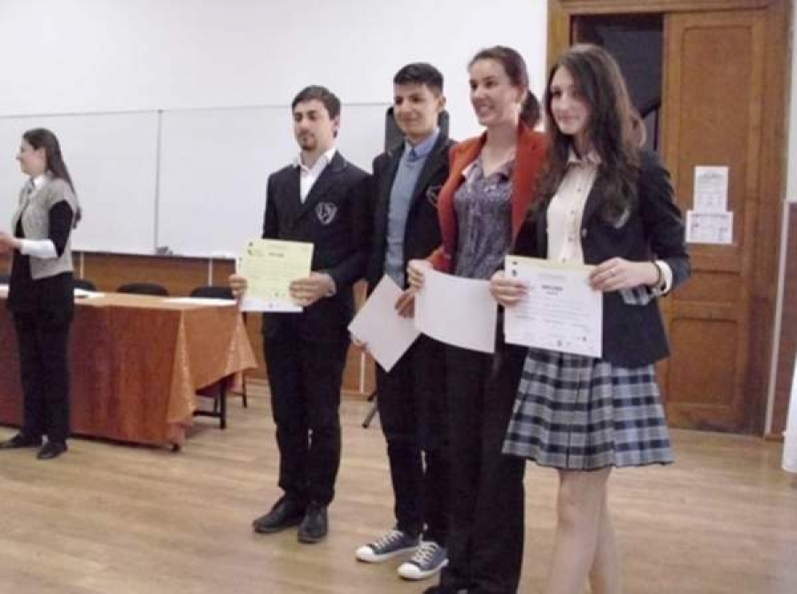 Concursul "Tinerii Dezbat", la a şasea ediţie