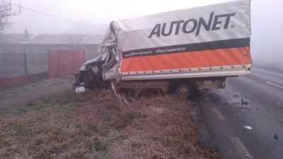 Accident cu victime între o dubă şi un autobuz plin de pasageri (FOTO/VIDEO)