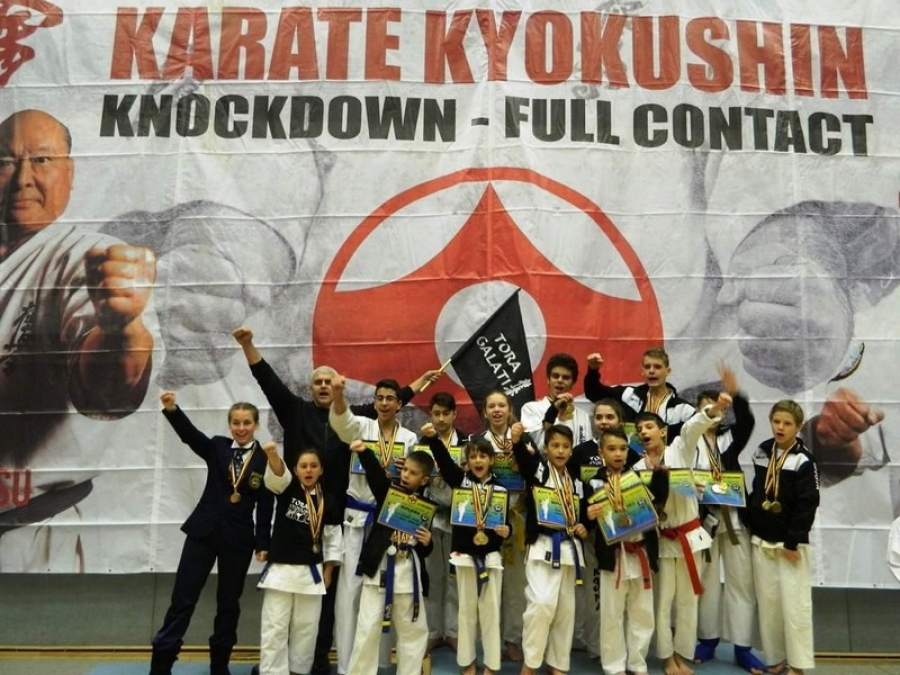 52 de medalii pentru Tora Kyokushin Galaţi la Naţionale