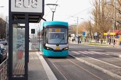 Se pun luminiţe pe Siderurgiştilor. Programul de transport al traseelor de tramvai, modificat