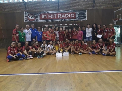 Junioarele 3 de la CSM 1, CSM 2 şi Handbal Art continuă seria victoriilor, junioarele 2 de la CSM au remizat în derbi la Brăila