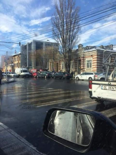 Pieton rănit pe trecere, în zona Potcoava de Aur