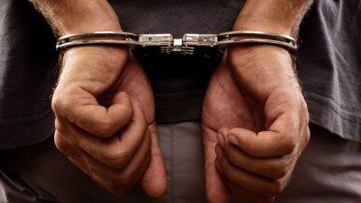15 români suspectaţi de numeroase furturi din transporturi de marfă în Franţa, arestaţi