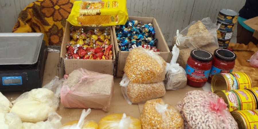 Razie în Piaţa Ruşilor: Amenzi grele şi zeci de kilograme de marfă confiscată