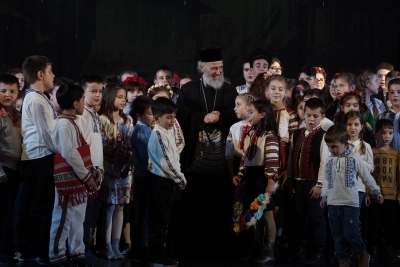 Tradiţionala serbare de colinde a Seminarului Teologic „Sfântul Andrei” din Galaţi (FOTO)