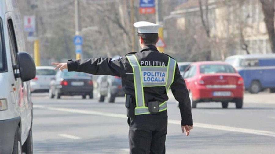 De duminică, poliţiştii locali au dreptul să dea amenzi şoferilor pentru încălecarea unor reguli noi din Codul rutier