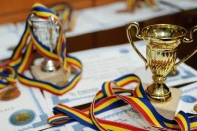 100 de lei pentru elevii care participă la olimpiadele naţionale, dar şi pentru profesorii lor
