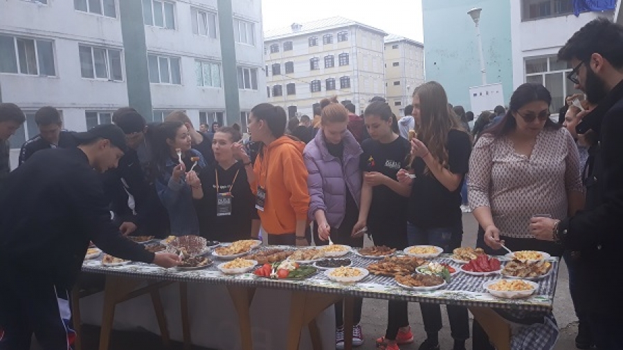 Basarabia culinară: Petrecere între cămine, în campusul studențesc Al. I. Cuza din Galați