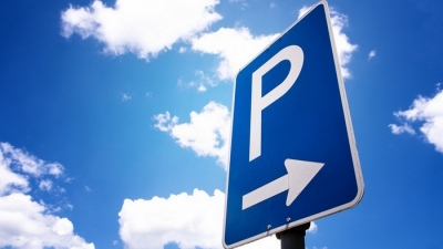 Tarife noi pentru parcare: 12 lei/zi sau 540 lei/an/loc de parcare