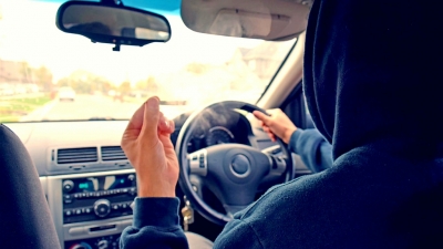 Cu trei dosare penale la activ, a fost prins din nou la volan drogat şi fără permis