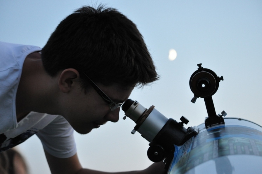 Program special la Observatorul Astronomic pentru eclipsa parţială de Lună