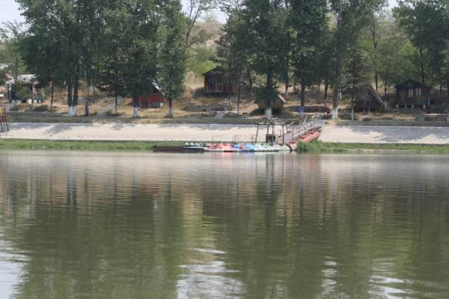 Lacul Vânători, loc de agrement doar cu numele