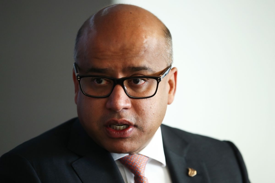 Financial Times: Sanjeev Gupta a folosit o bancă românească pentru o tranzacţie litigioasă cu certificate verzi