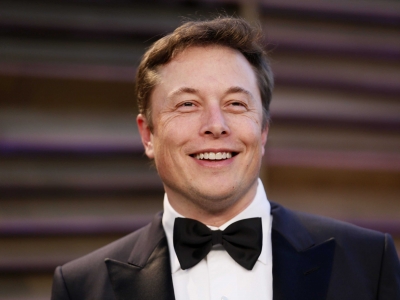 Elon Musk lansează un proiect de dezvoltare a unei interfeţe creier-computer