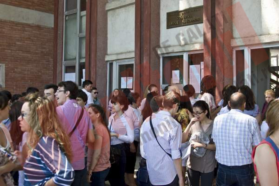 O elevă a leşinat la Tecuci şi a pierdut examenul la Limba Română