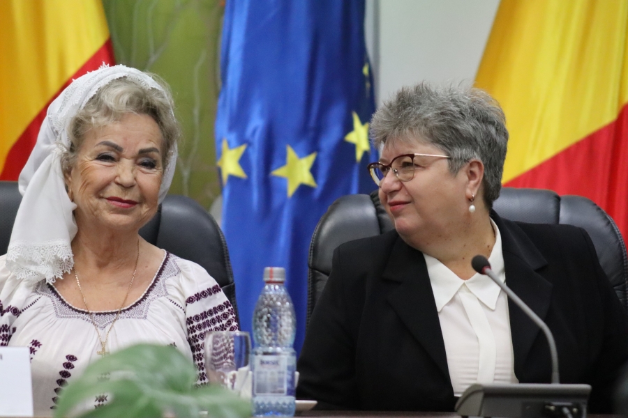 Mioara Velicu şi Gina Bradea sunt, de astăzi, noii cetăţeni de onoare ai judeţului Galaţi