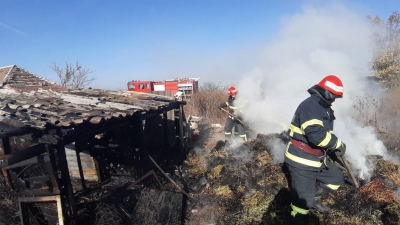 Incendii în serie pentru pompierii din Babadag (FOTO)