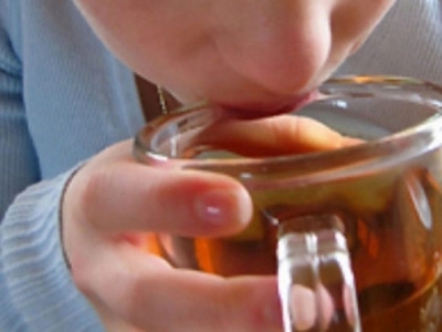 O fetiţă de numai 5 ani adusă la spital în comă alcoolică