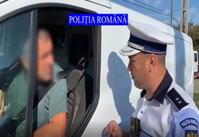 Amendat de 2 ori în 10 minute pentru depăşirea vitezei (VIDEO)