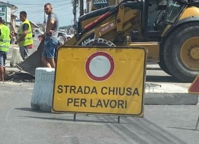 La Tecuci, ca în Italia. Lucrările stradale au fost semnalizate cu panouri în limba italiană