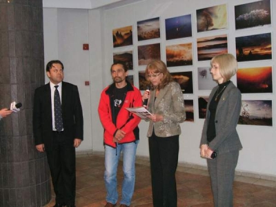„Opreşte-te, clipă!” – fotoexpoziţia de Cornel Pufan
