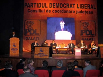 Tsunami politic generat prin contestarea alegerilor judeţene la PDL