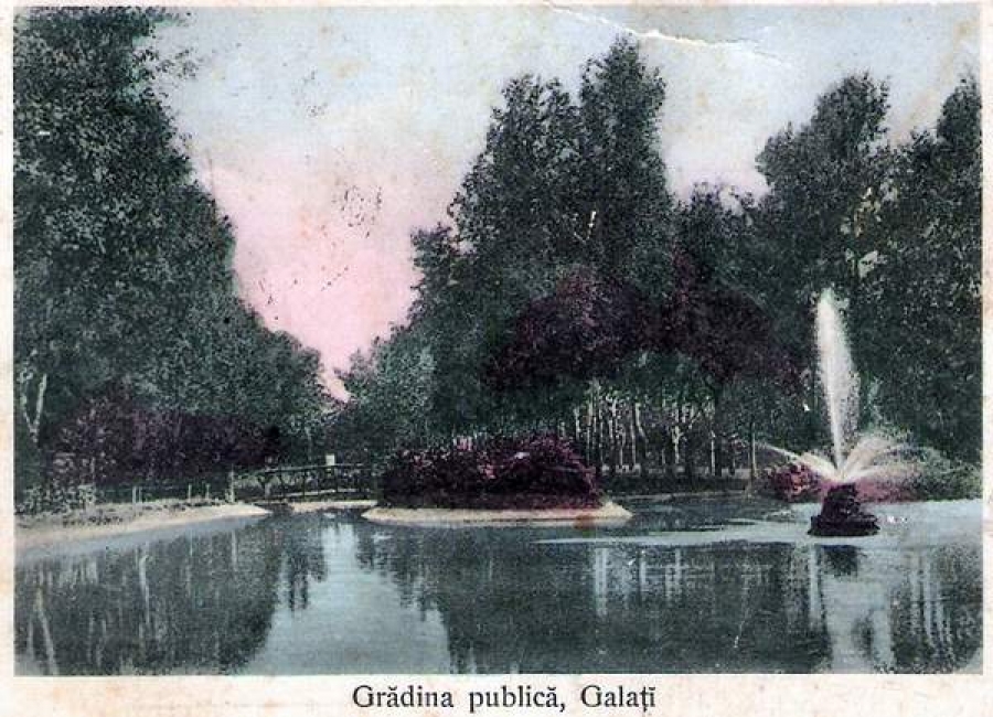 "La pas prin Grădina Publică..."