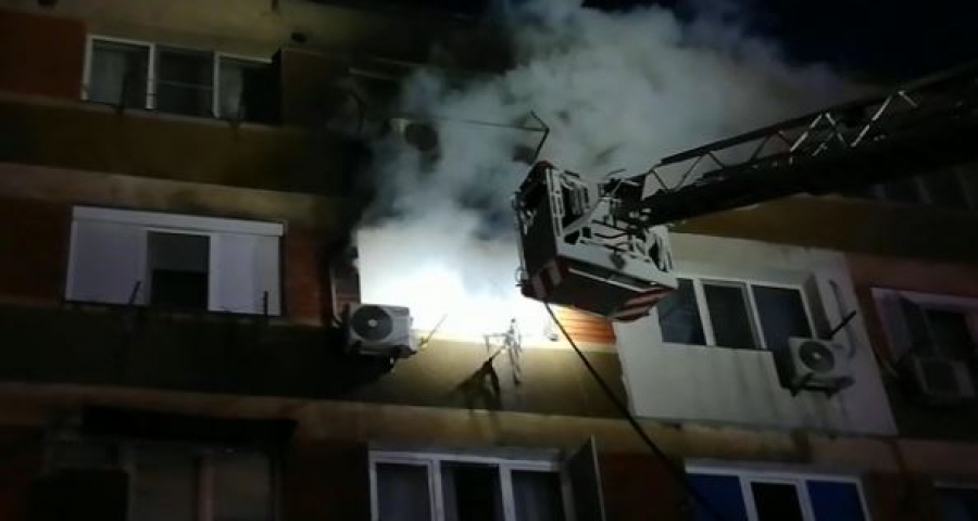 Explozie într-un bloc de garsoniere din Galaţi (VIDEO)