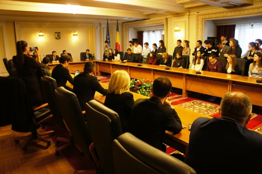 100 de parlamentari vor primi 100 de stagiari din Basarabia