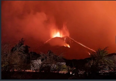 PERICOL: 3.000 de oameni izolaţi în La Palma (FOTO)