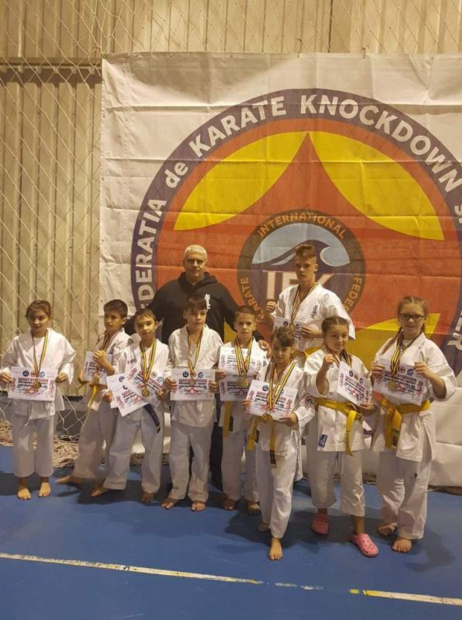 Medalii de aur şi argint pentru karateka de la Tora Kyokushin Galaţi