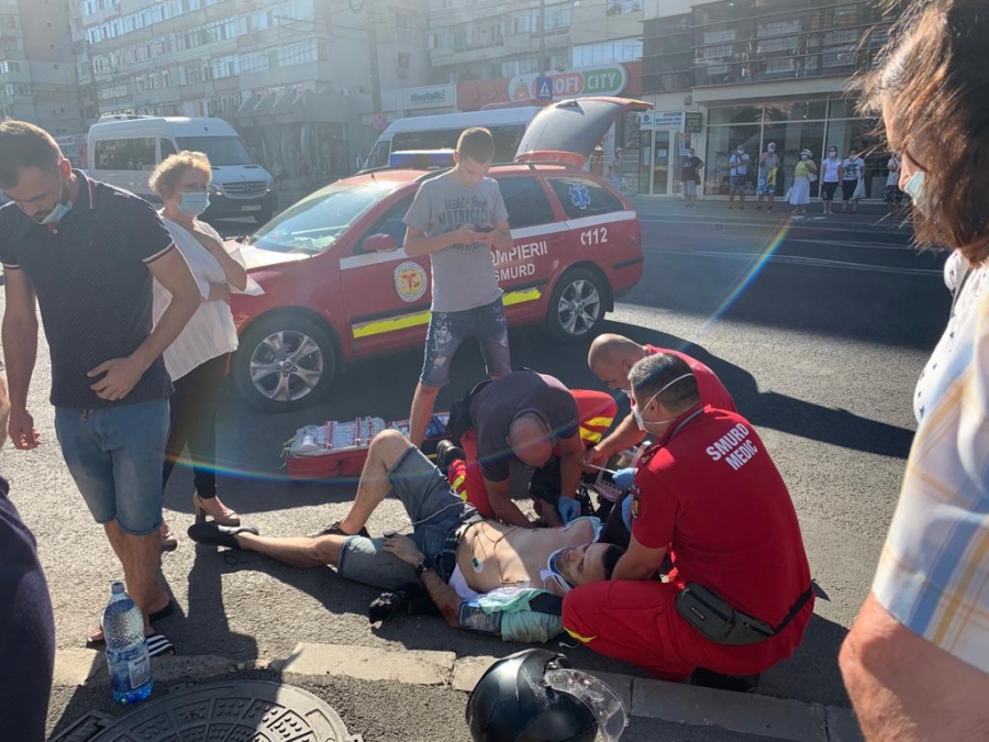 Motociclist rănit din cauza unei şoferiţe neatente