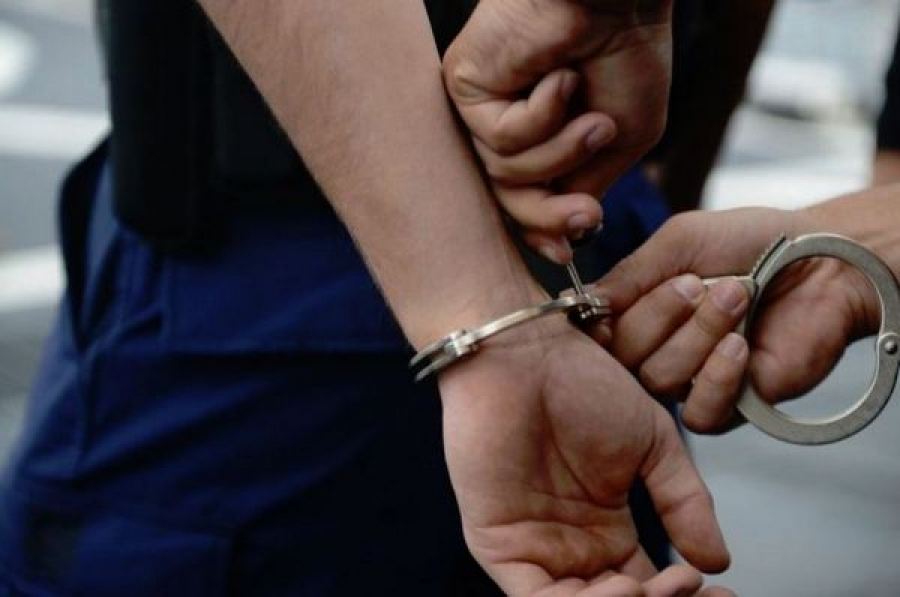 Brăila: A încălcat arestul la domiciliul şi a fost găsit de poliţişti băut, într-un taxi
