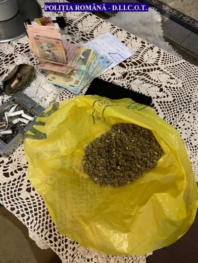 Judeţul Galaţi, bază de aprovizionare cu etnobotanice pentru un "dealer" din Focşani