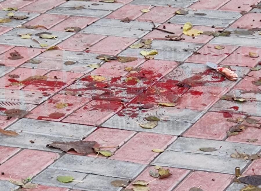 FOTO: Atac sângeros vizavi de Palatul de Justiţie din Galați (UPDATE)