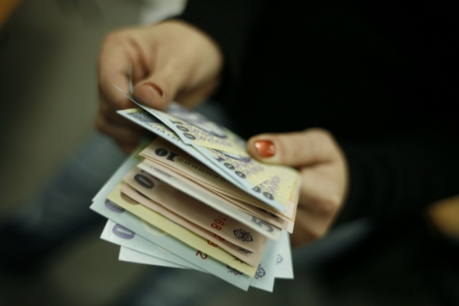 Românii înregistrează cele mai mari decalaje din UE între veniturile mari şi cele mici