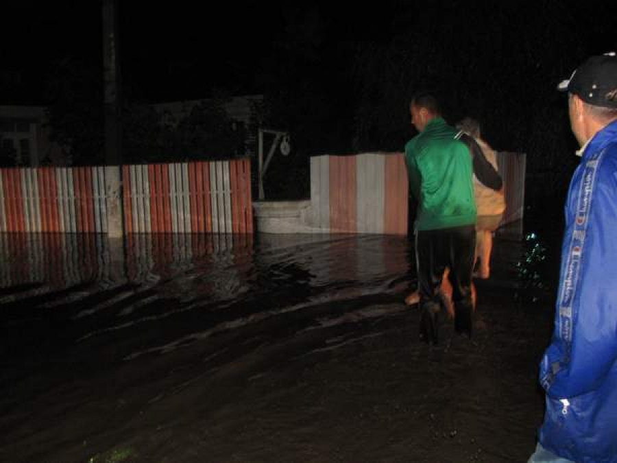 Morţi luaţi de ape şi 18 localităţi inundate