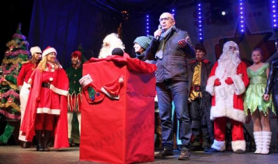 Copiii au petrecut de Moş Nicolae la Sindicate