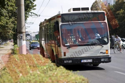 Mai puţine autobuze în circulaţie