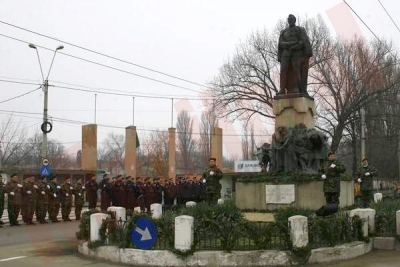 Ceremonial cu uniforme militare specifice perioadei domnitorului Cuza