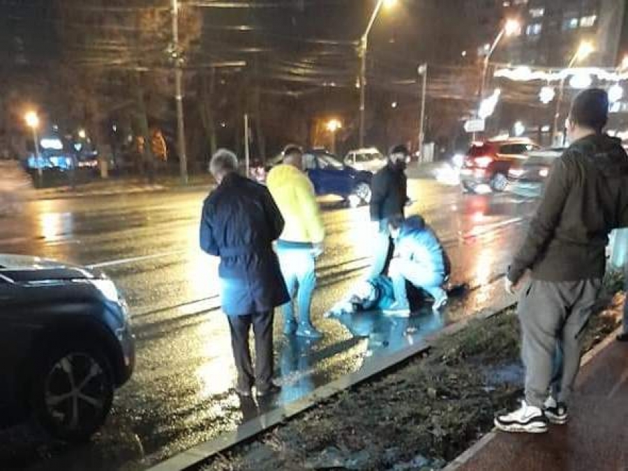 Călcate pe trecere de un taximetrist (VIDEO)